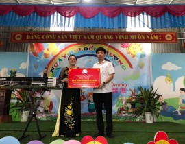 ảnh khai giảng- lễ trao tặng đàn cho học sinh năm học 2020-2021